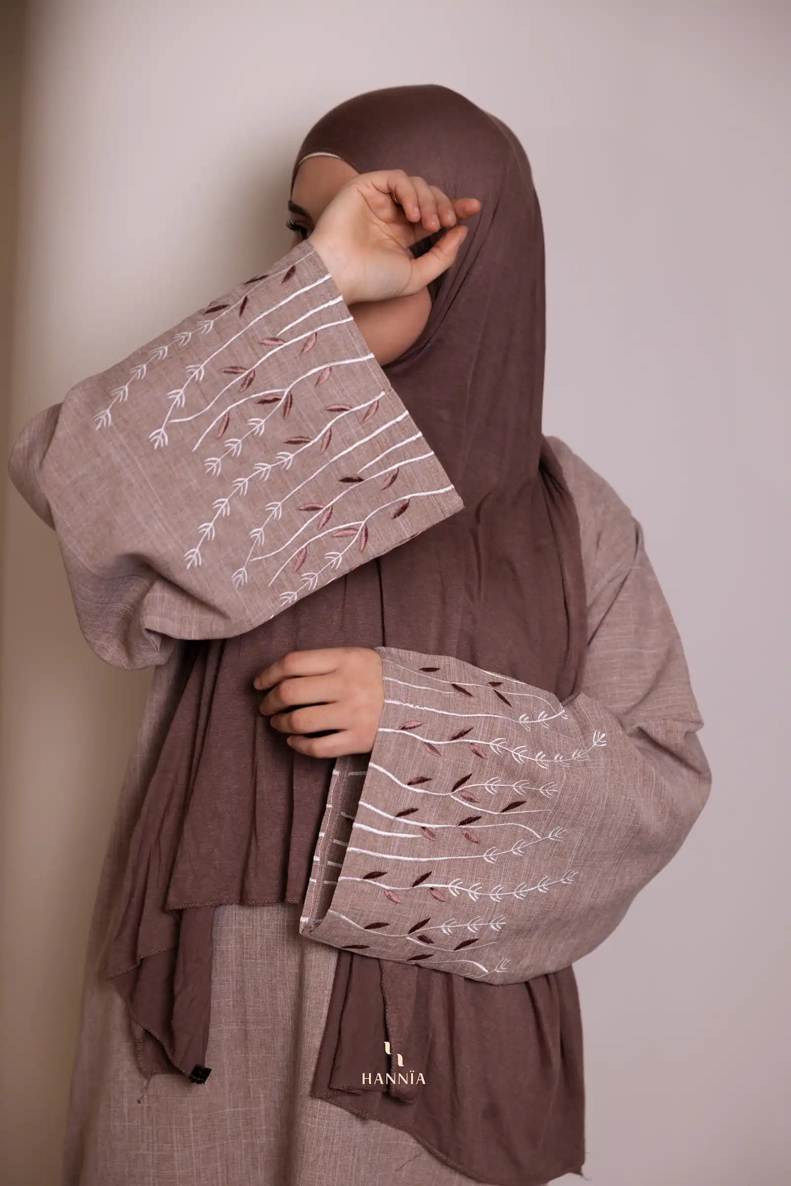 Zahra Linen Flower Abaya