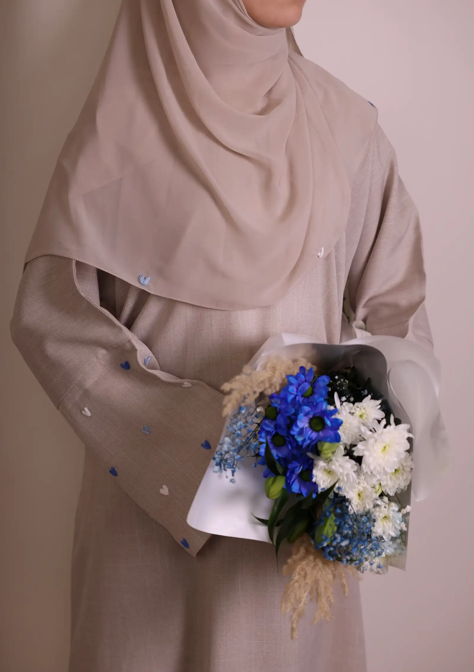 Linen Heart Closed Abaya